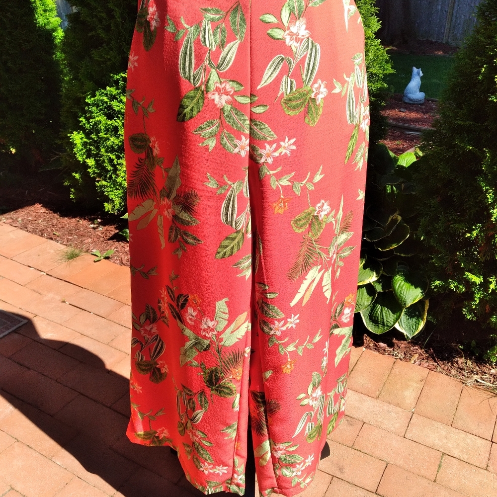 💥Red Floral Wide Leg Crop Pants😲 - Picture 2 of 10